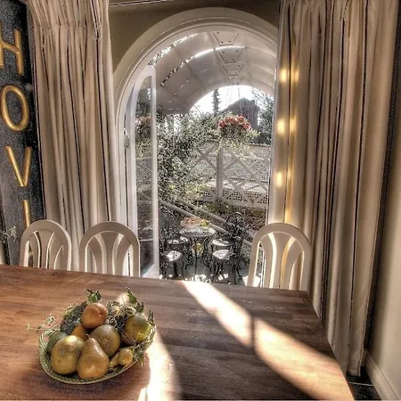 Beautiful Period Cottage, Exceptional Riverside Location In The Heart Of Chester Exterior photo