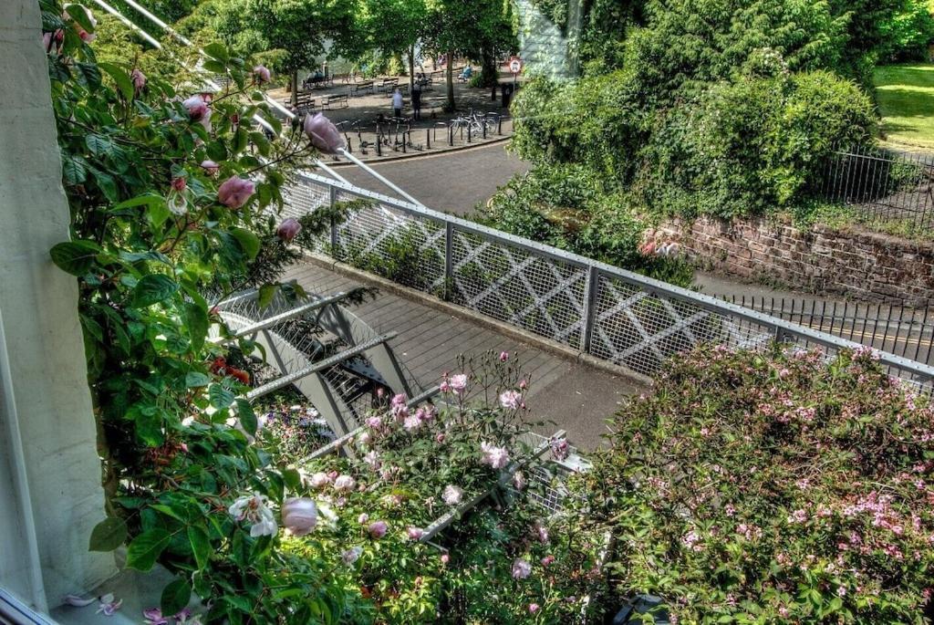 Beautiful Period Cottage, Exceptional Riverside Location In The Heart Of