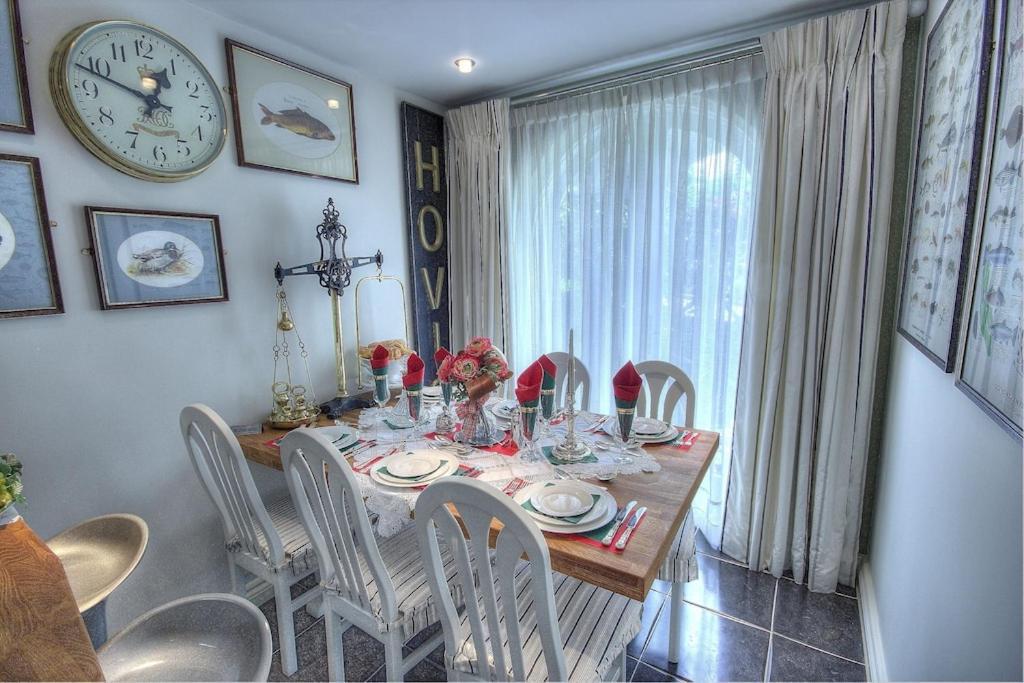 Beautiful Period Cottage, Exceptional Riverside Location In The Heart Of *