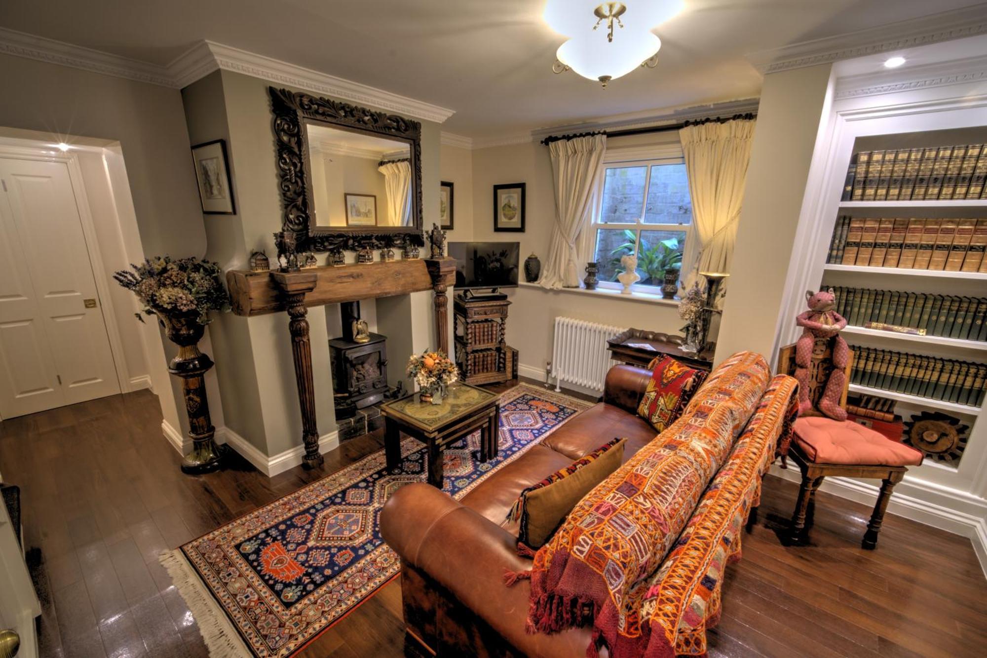 Holiday home Beautiful Period Cottage, Exceptional Riverside Location In The Heart Of *